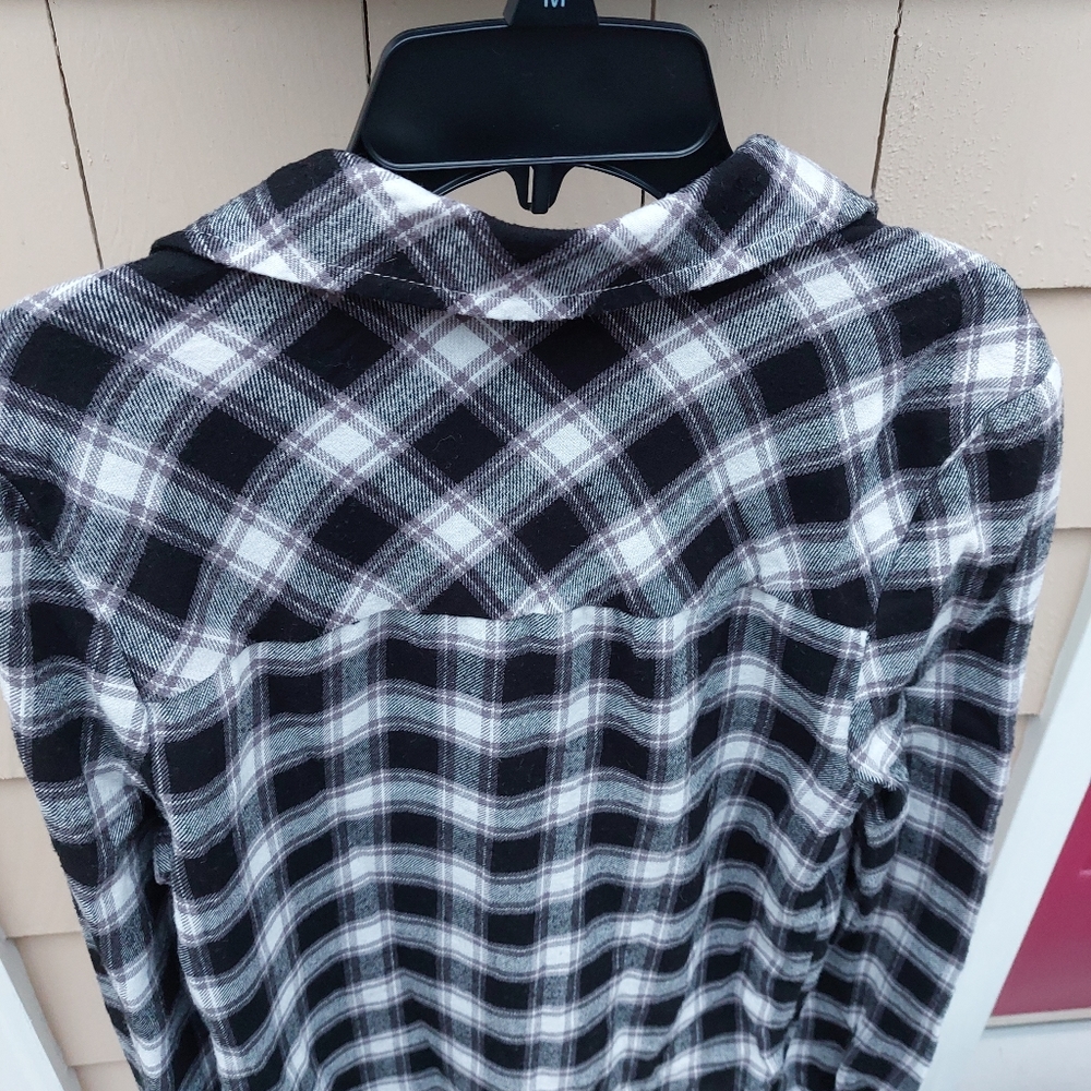 2-Aeropostale shirts - Picture 6 of 8